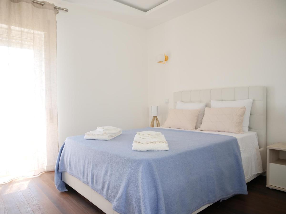Cozy Apartment With Sea View Over Meia Praia Lagos Kültér fotó